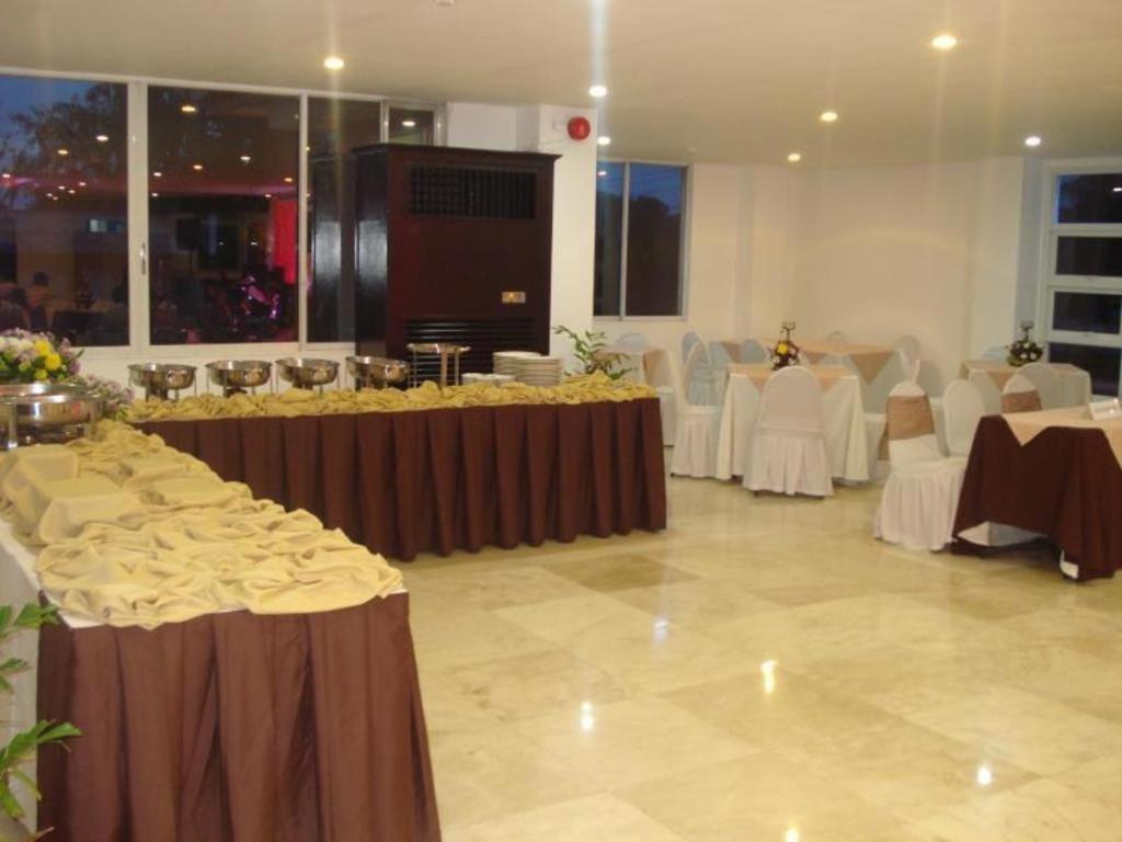 Alicia Hotel & Restaurant Legazpi Exterior photo