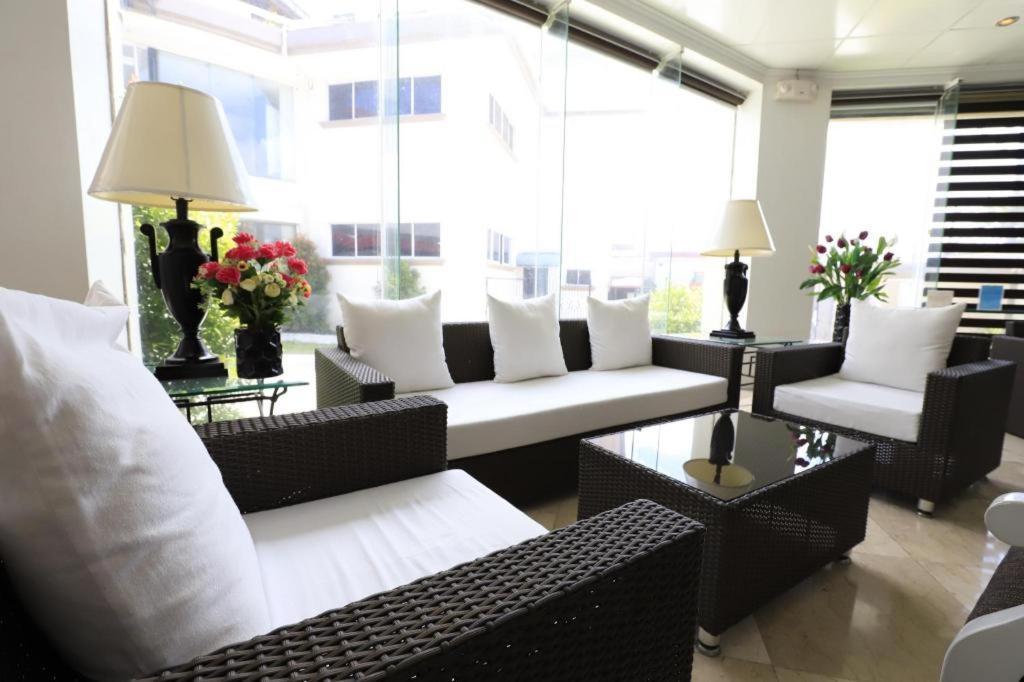 Alicia Hotel & Restaurant Legazpi Exterior photo