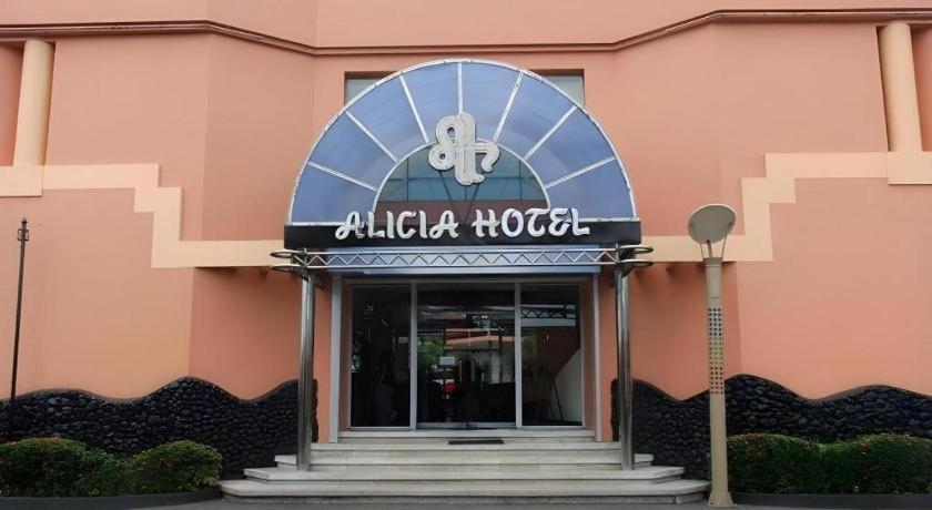 Alicia Hotel & Restaurant Legazpi Exterior photo