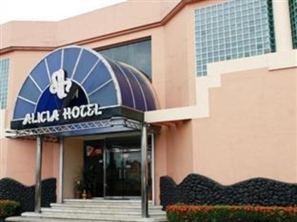 Alicia Hotel & Restaurant Legazpi Exterior photo